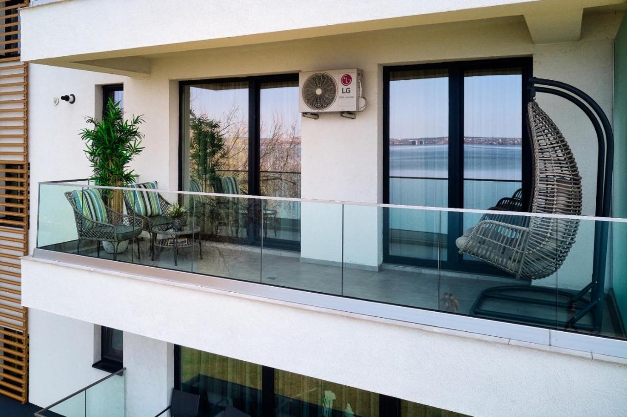 Riva Lake Boutique Mamaia Eksteriør billede